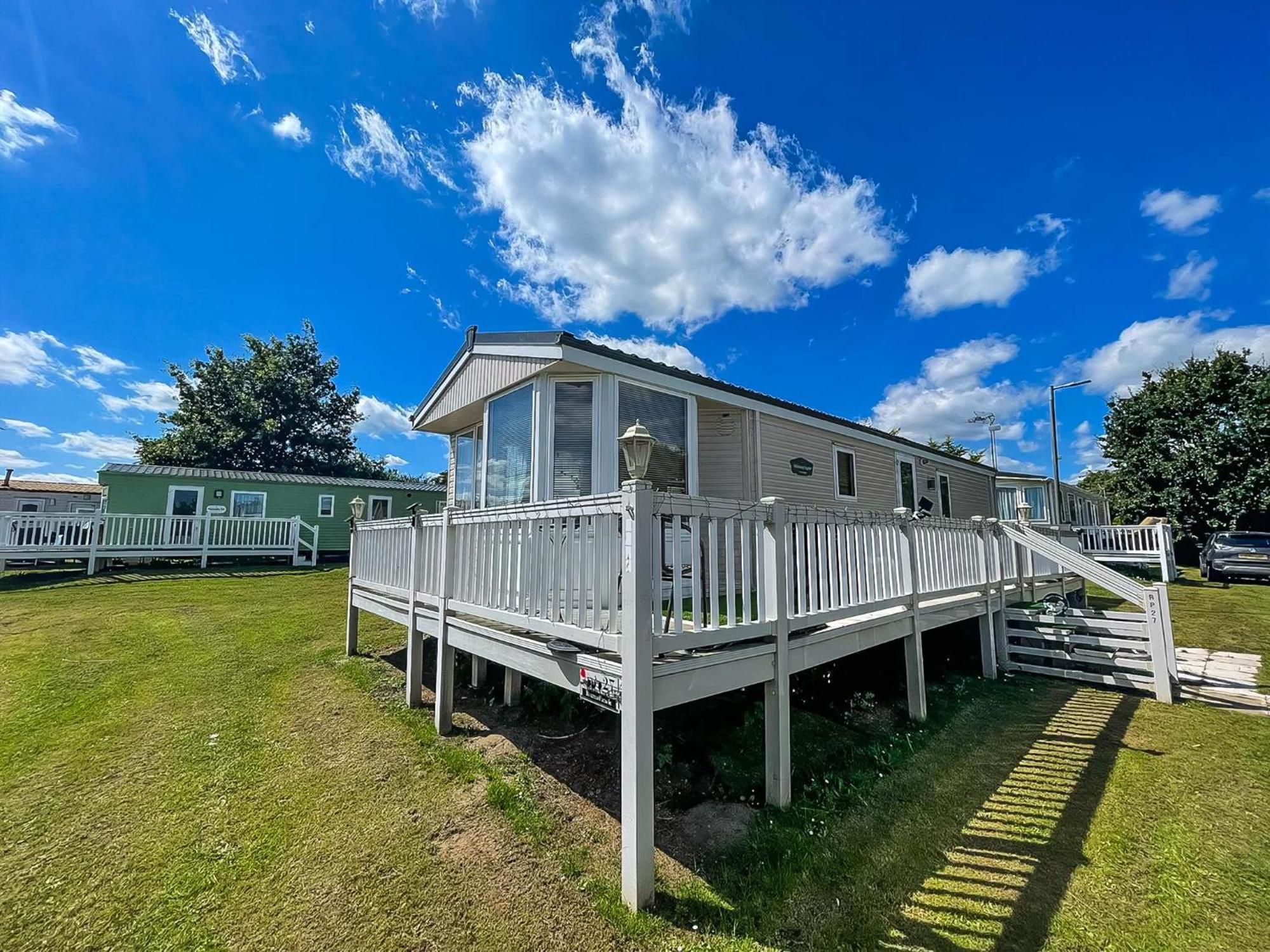 Lovely Caravan With Decking At Breydon Water In Norfolk Ref 10027rp Campsite Belton with Browston